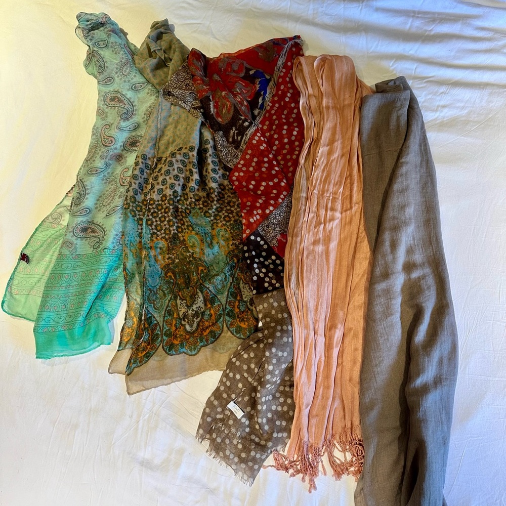 Beautiful colorful fall scarves for every outfit